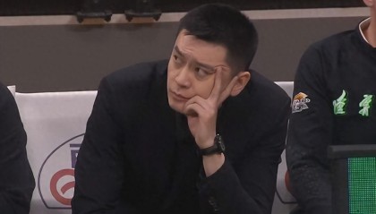 MK体育-唉！裁掉10分外援，签7分水货，净做傻事，41岁少帅连败欲哭无泪